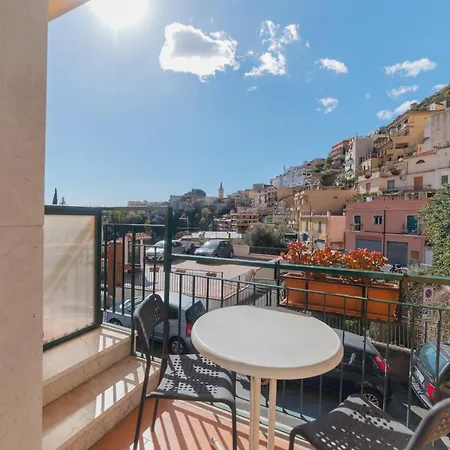 לינה וארוחת בוקר Fontana Vecchia 3*