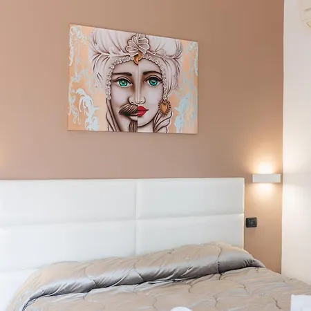 Fontana Vecchia טאורמינה